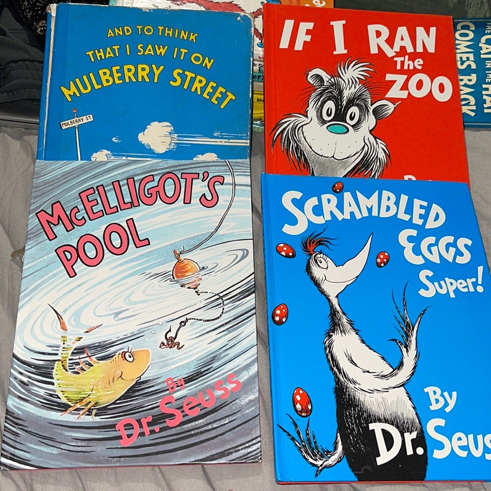 Discontinued Dr Seuss books lot